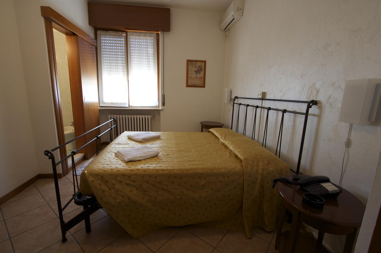 Albergo Tavernetta Castelnuovo del Garda Exteriér fotografie